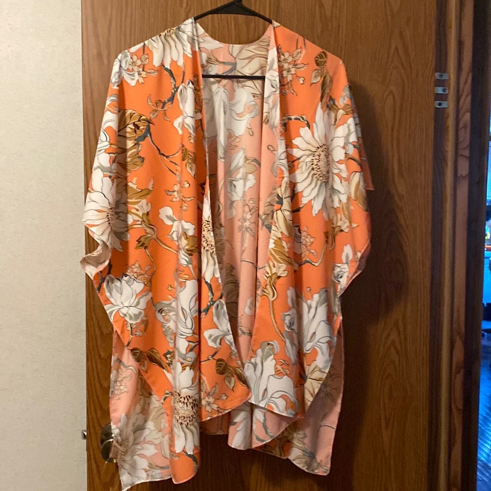 Beautiful New Coral Kimono with tags.  One Size